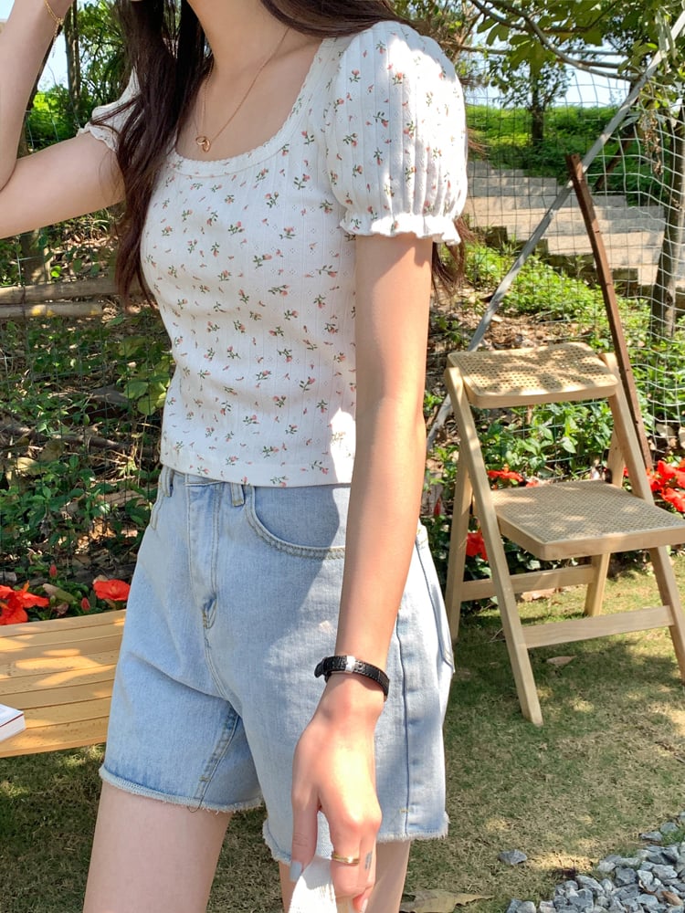 White Floral Puff Sleeve Square Collar Top