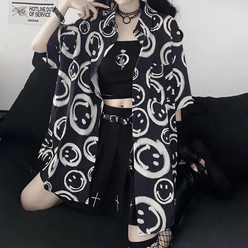 Black Smiley Happy Face Cartoon Print Button Down Oversize Short Sleeve Shirt Goth Aesthetic Casual Summer E-Girl Kawaii Korean Japanese Harajuku