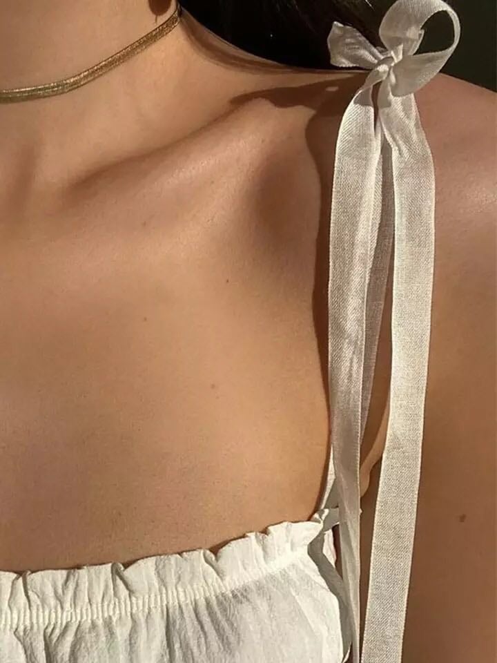 White Pleated Hollow Out Bustier Bandage Bodycon Crop Top Sleeveless Shirt Beach Boho Summer Aesthetic Casual E-Girl Kawaii Korean Japanese Harajuku