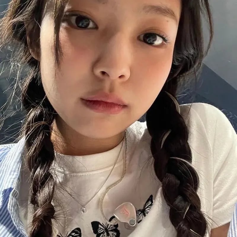 Butterfly Embroidery Short Sleeve T-shirt