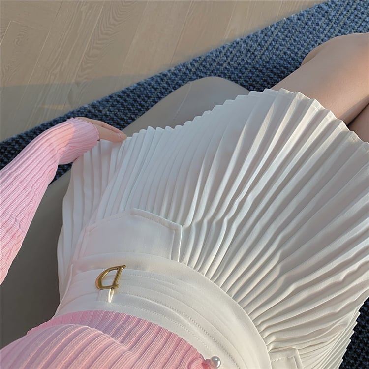White Pleated D Metal Plate High Waist Mini Skirt