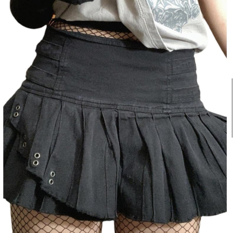 Black Pleated Mini Skirt
