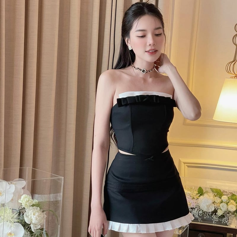 2PCS Black & White Strapless Top + Pleated Mini Skirt