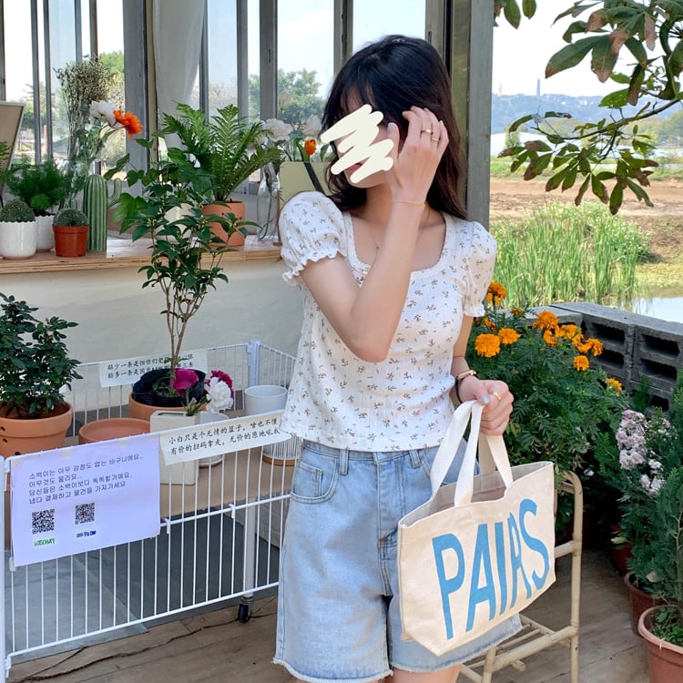 White Floral Puff Sleeve Square Collar Top