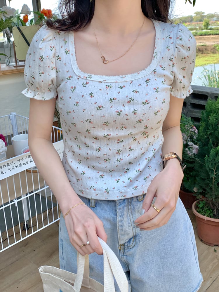 White Floral Puff Sleeve Square Collar Top