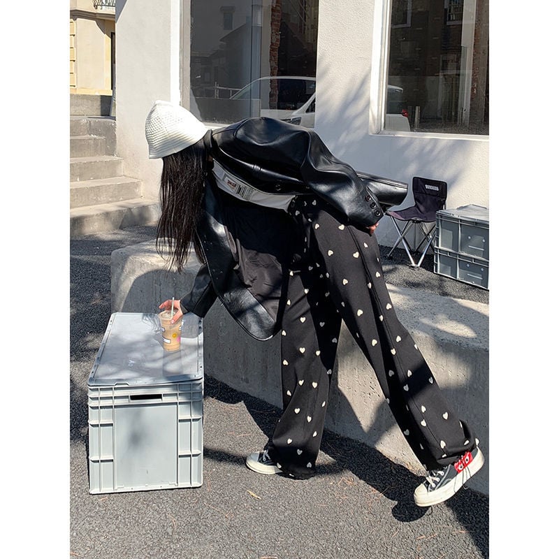 Black Heart Loose High Waist Pants