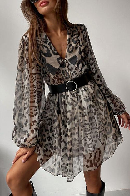 Vestido mini de gasa con cinturón y escote en V estampado Gail