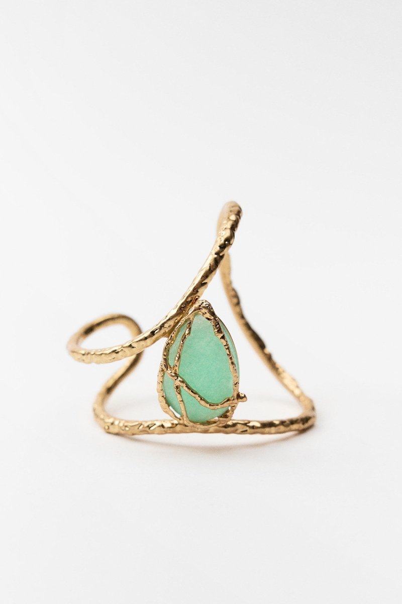 Pulsera texturizada con piedras preciosas