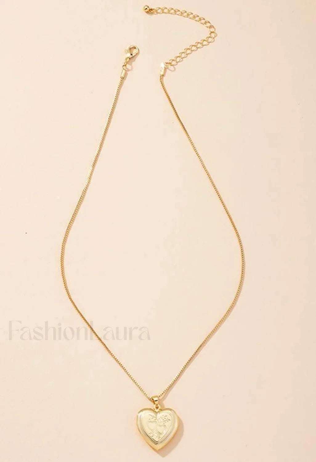 Heart-shaped Pendant Necklace