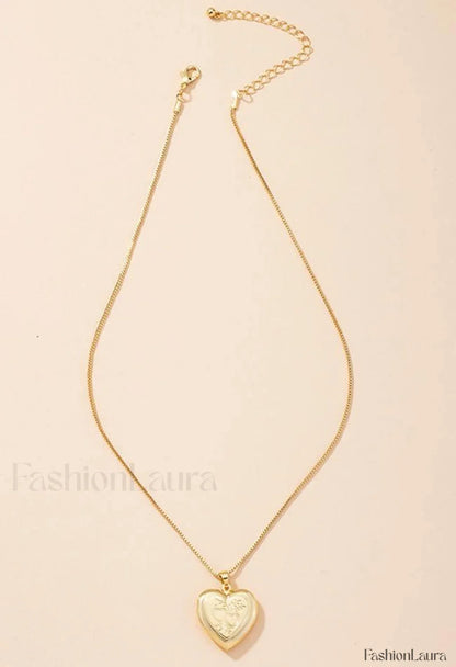 Heart-shaped Pendant Necklace