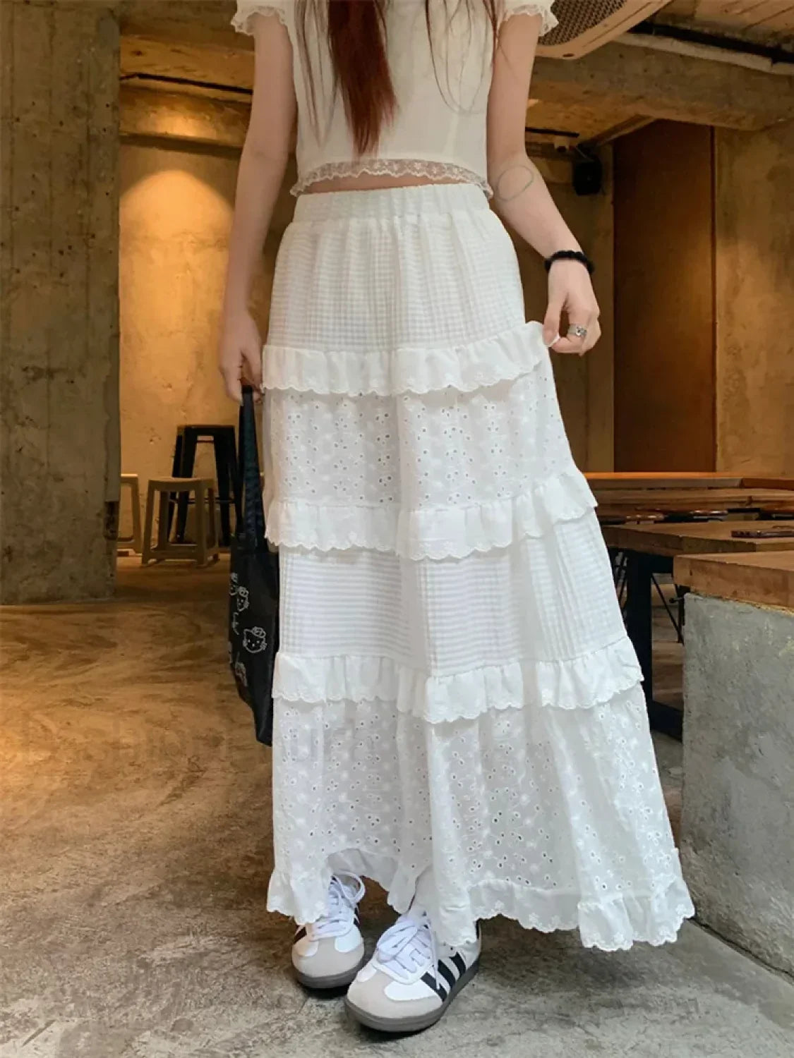 Heavy Industry Embroidered White Lace A-line Skirt