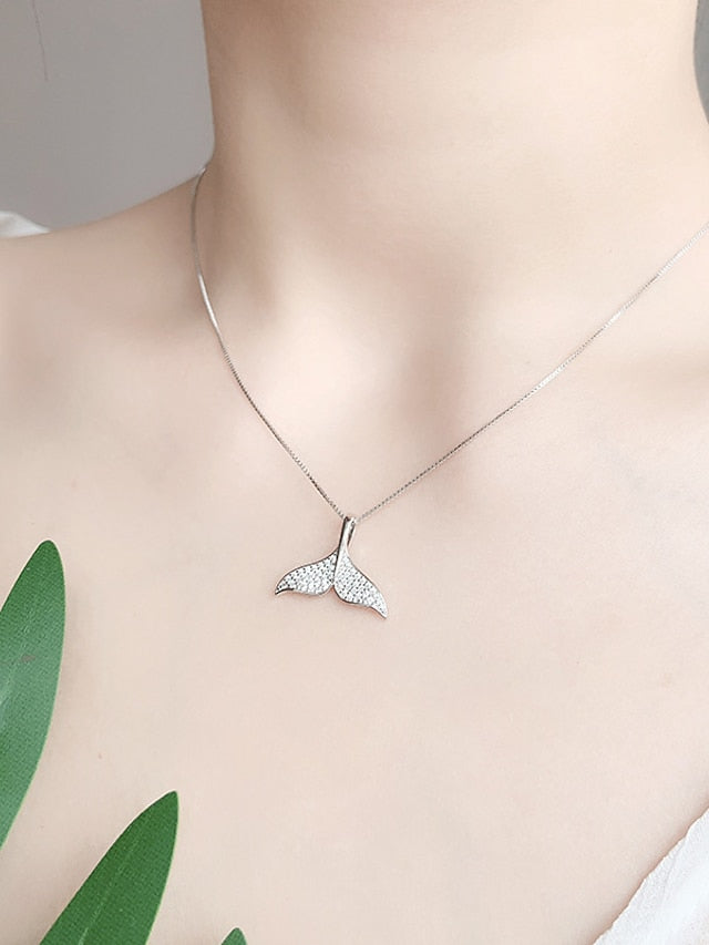 1PC Necklace Dolphin Tail Pendant Necklace for GirlsWomenCrystal Fish Tail Choker Necklace Jewelry Gift 14k Gold Plated Cute Open Heart Chain Necklace for Women Minimalist Jewelry Necklace for Women