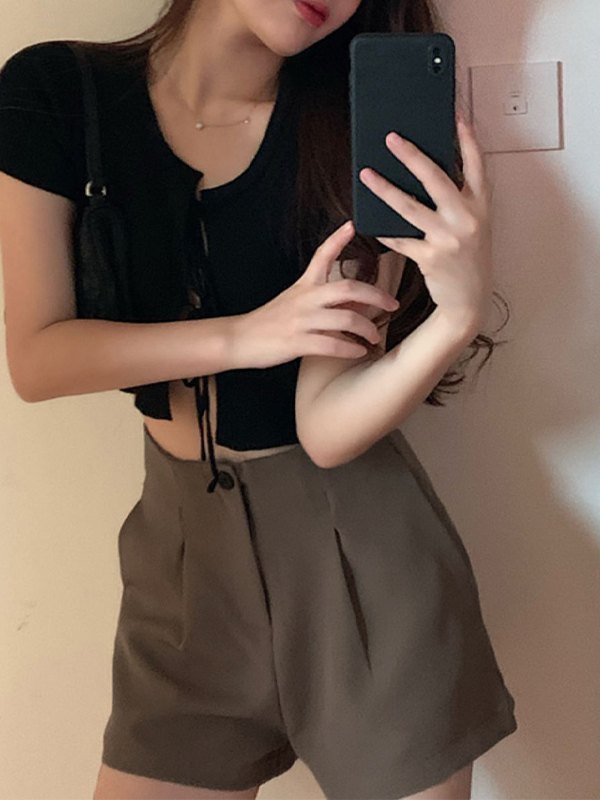 Casual Straight Leg Pleated Shorts