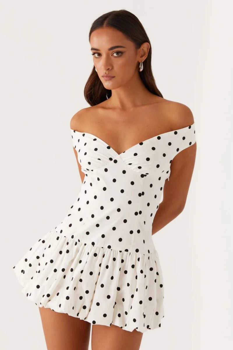 Vestido mini con hombros descubiertos de Endless Romance