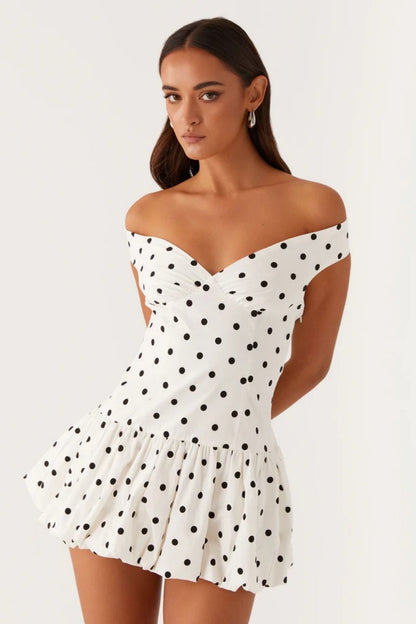 Vestido mini con hombros descubiertos de Endless Romance