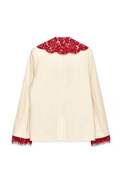 Conjunto de pantalones cortos con detalle de encaje en color blanco roto