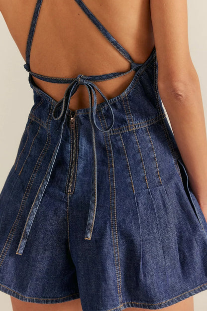Minivestido de punto con escote en V y volantes en el bajo Sara