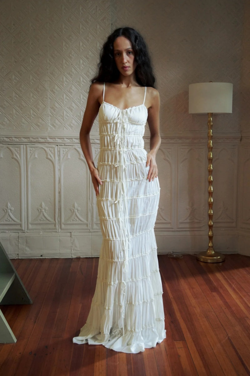 Vestido maxi bohemio plisado en capas con tirantes finos