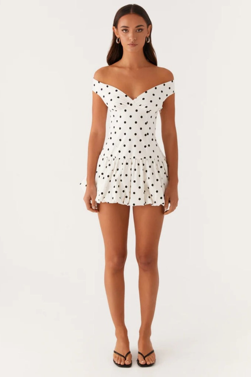 Vestido mini con hombros descubiertos de Endless Romance