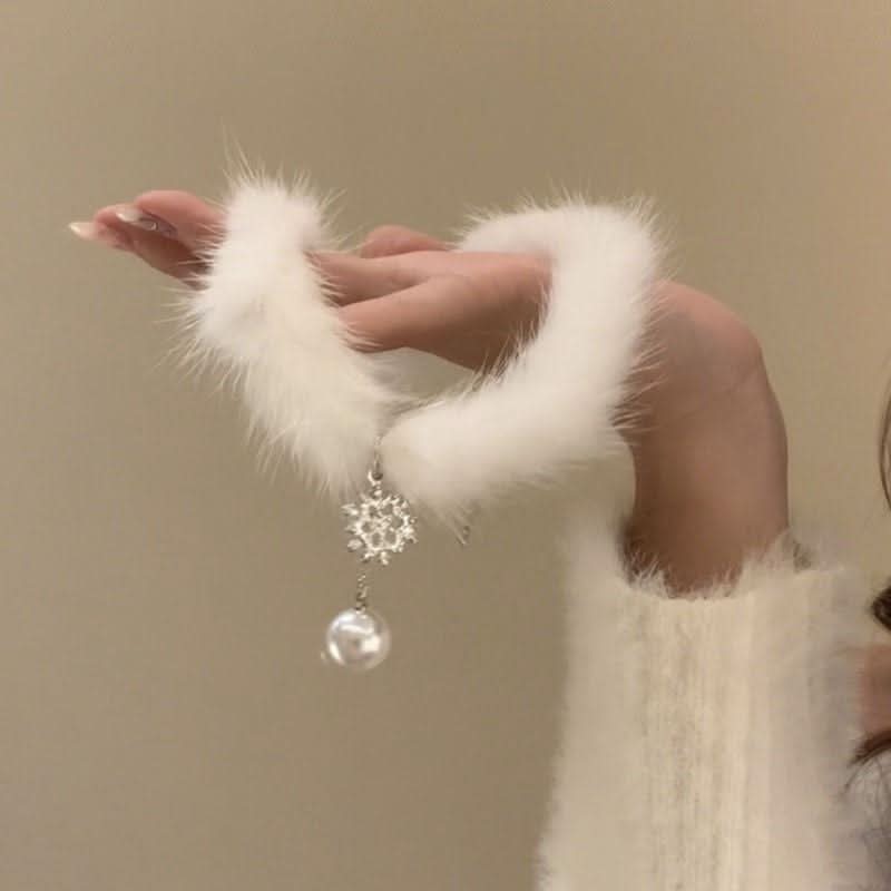 Fluffy faux pearl decor choker necklace  | Festival Outfits Women