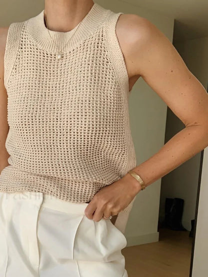 Knit Hollow Graceful Solid Vest