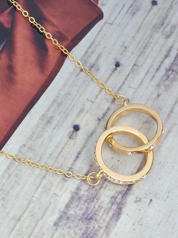 Linked Ring Pendant Necklace for Women