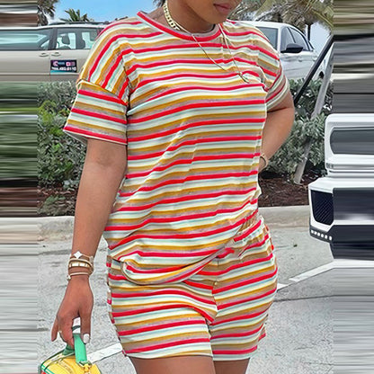 Conjunto de dos piezas de top y pantalones cortos de manga corta a rayas informales para mujer