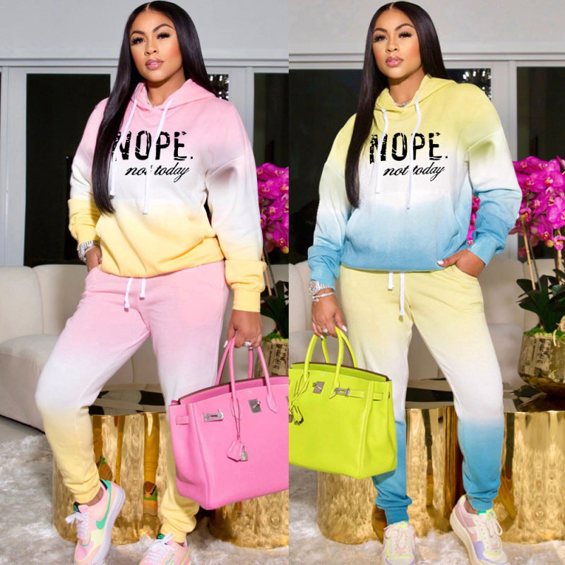 Conjunto deportivo de dos piezas para mujer, con capucha y pantalones casuales de manga larga y estampado de letras en degradado de color