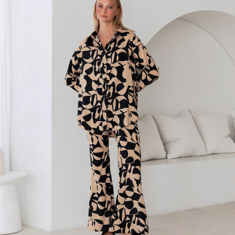 Conjunto de pijama holgado con estampado de diseño informal para mujer