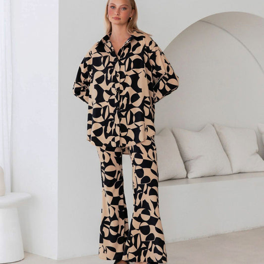 Conjunto de pijama holgado con estampado de diseño informal para mujer