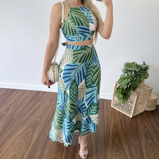 Conjunto de dos piezas para mujer, con top sin mangas y cuello halter estampado y falda de cintura alta, estilo informal y moderno para vacaciones.