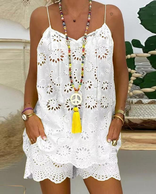 Conjunto de dos piezas con top y pantalones cortos con tirantes calados estilo bohemio informal para mujer