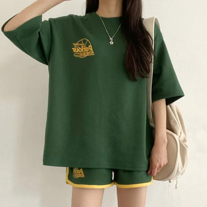 Conjunto de dos piezas de camiseta de manga corta con estampado informal y pantalones cortos holgados para mujer