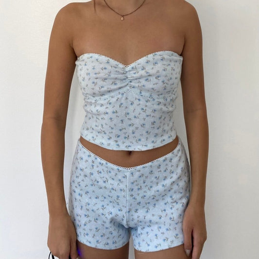 Conjunto de top y pantalones cortos de encaje con estampado floral informal para mujer para vacaciones de verano