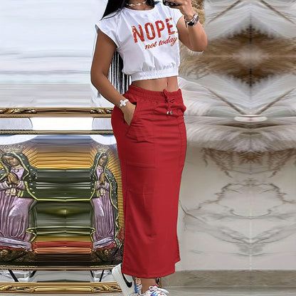 Conjunto de dos piezas de camiseta de manga corta con estampado de letras y falda informal de verano