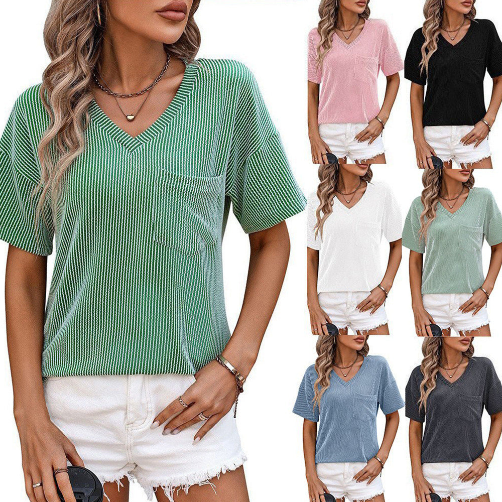 Camiseta informal de verano para mujer, con cuello en V, rayas onduladas y manga corta en blanco