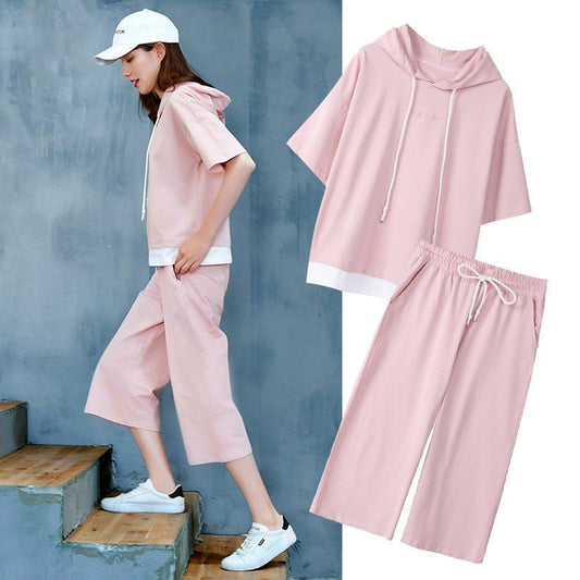 Conjunto deportivo informal de dos piezas con capucha y pantalones de manga corta para mujer