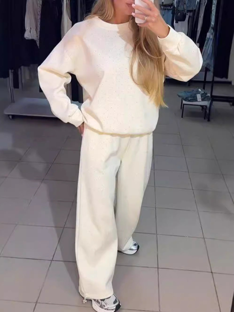 Autumn And Winter Women Athleisure Casual Crew Neck Long Sleeve Rhinestone Sweatshirt Pants Two-Piece Set