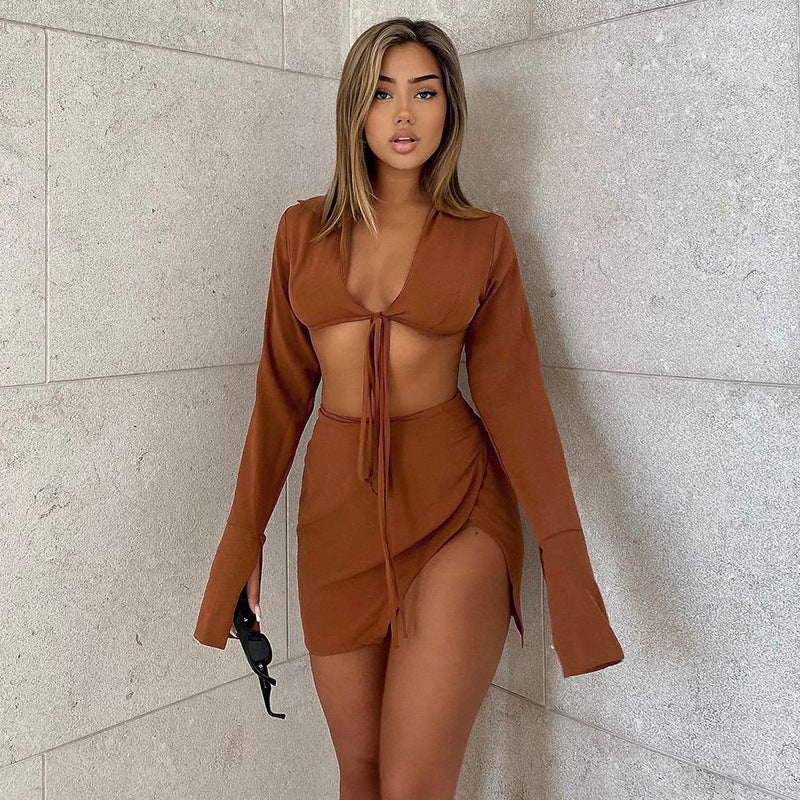 Traje informal de dos piezas para mujer, con top corto de manga larga con cordones y falda con abertura en la cadera