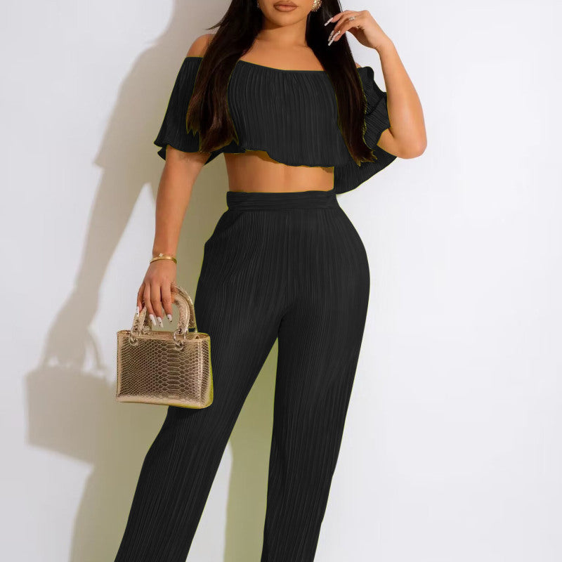 Conjunto de dos piezas de top corto con hombros descubiertos y pantalones casuales de manga corta de color liso para mujer