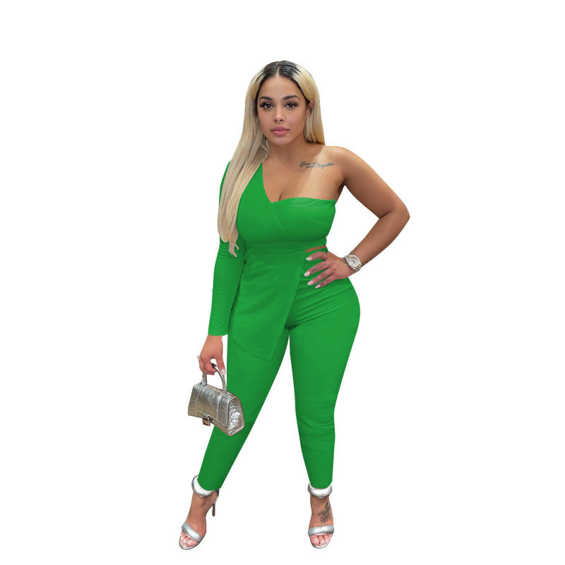 Conjunto informal de dos piezas para mujer, con top y pantalón irregulares, hombros descubiertos y un solo hombro, de color liso