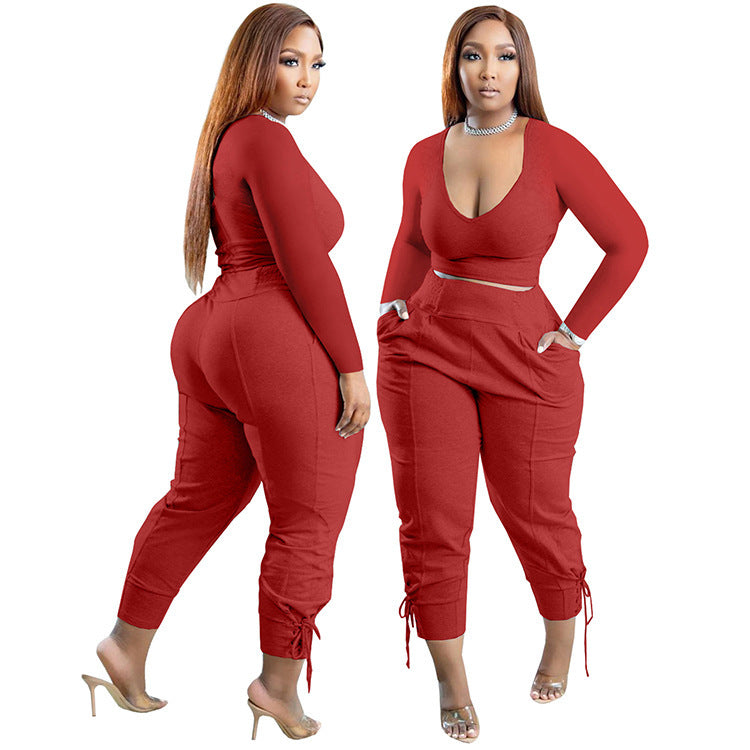 Conjunto informal de dos piezas para mujer: top corto de color liso con cuello en V y pantalón de tiras