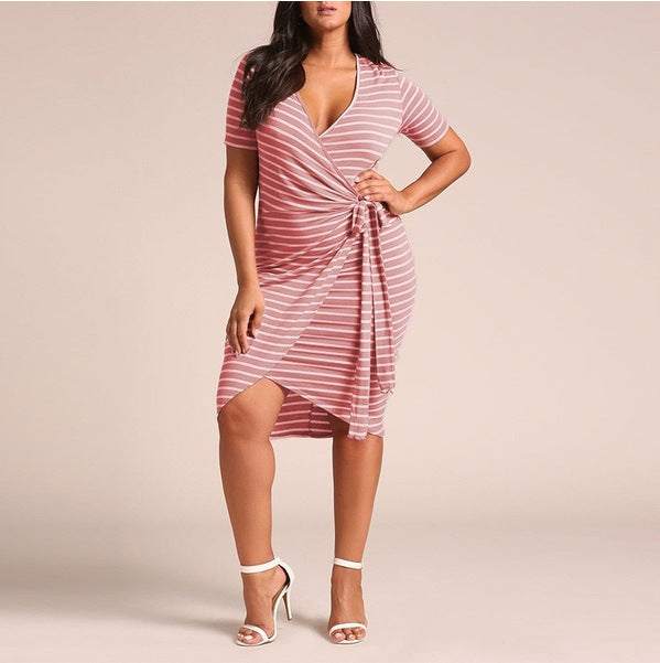 Vestido informal de manga corta a rayas con cuello en V y talla grande para mujer