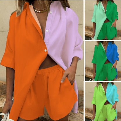 Conjunto informal de dos piezas para mujer: top de manga corta y pantalón corto con bloques de color.