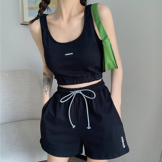 Conjunto deportivo informal de moda para mujer, con camiseta sin mangas y pantalones cortos con cuello en U