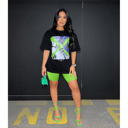 Conjunto deportivo informal de dos piezas con camiseta de manga corta y estampado gráfico para mujer