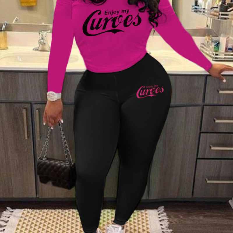 Conjunto de dos piezas de pantalones ajustados de manga larga con cuello redondo y estampado de letras de talla grande para mujer
