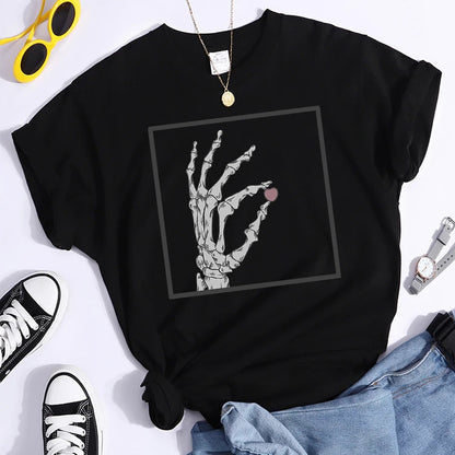 Camiseta informal de manga corta con cuello redondo y estampado de calavera para mujer