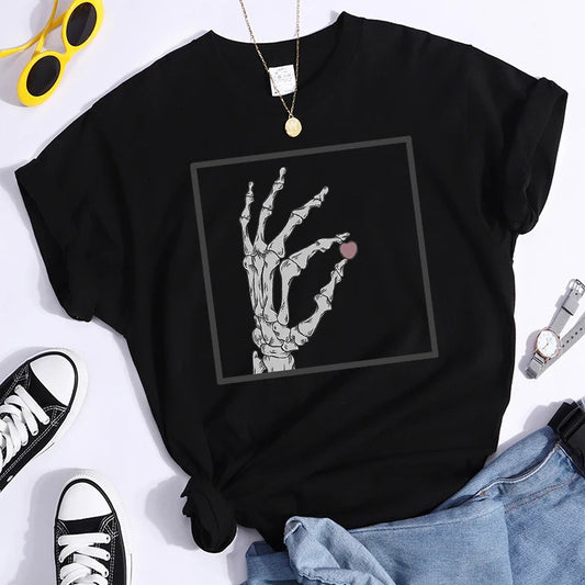 Camiseta informal de manga corta con cuello redondo y estampado de calavera para mujer