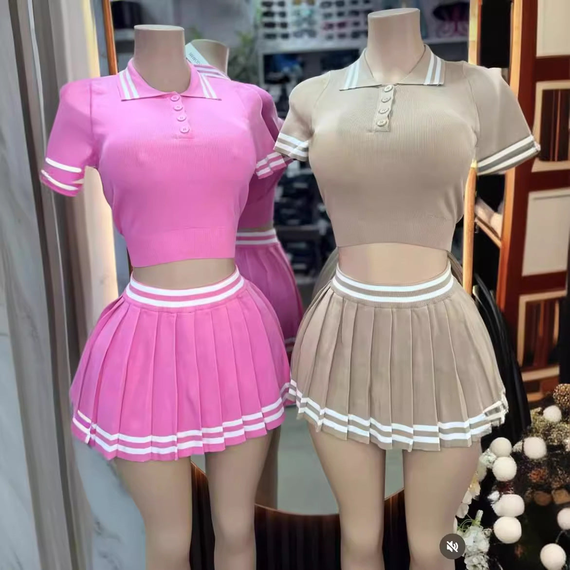 Conjunto de dos piezas de falda plisada y top de manga corta con solapa y botones para mujer